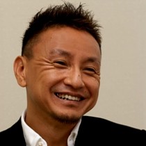 東　晋平